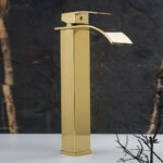 Grifo Atenea alto dorado